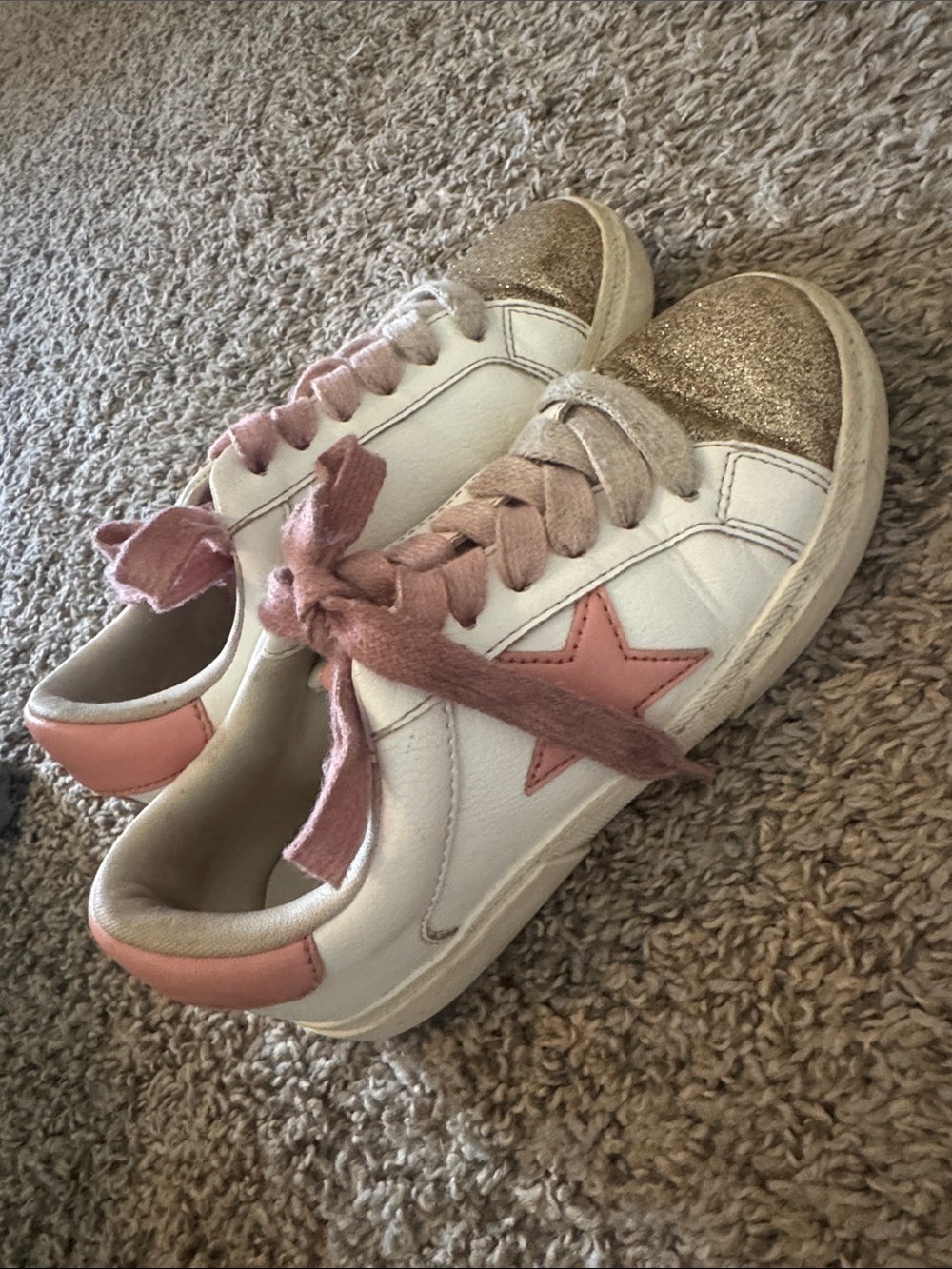 art class White Sneakers with Pink Star & Gold Glitter Toe Caps